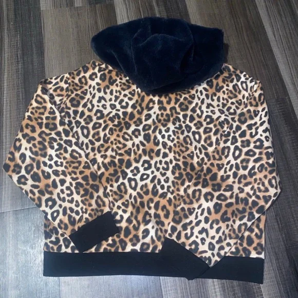 Victoria’s Secret cheetah print hoodie - Picture 4 of 9